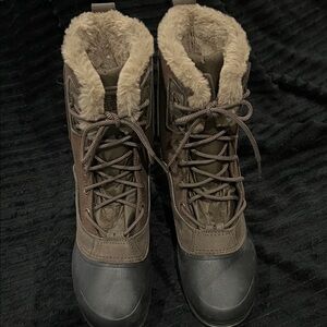 The North Face Women's Brown and Black Winter Boots